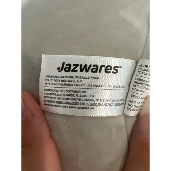 Squishmallows Nissa the Yeti 8" Christmas Peppermint Swirl Gray Plushie Stuffie - Picture 4 of 7